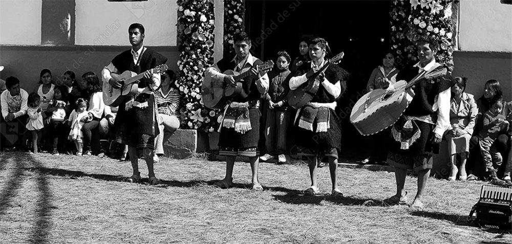 Atrio y música tradicional