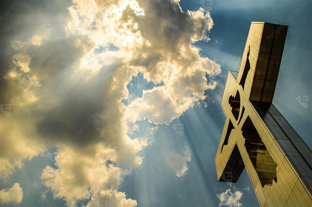 Cristo Chiapas entre nubes