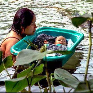 Mientras mamá se baña