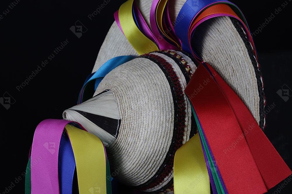 Sombrero en listones