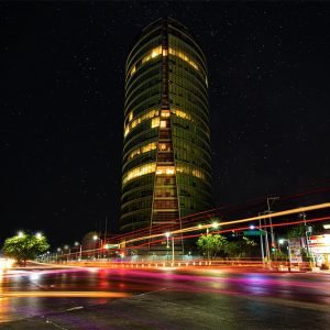 Torre Chiapas de noche